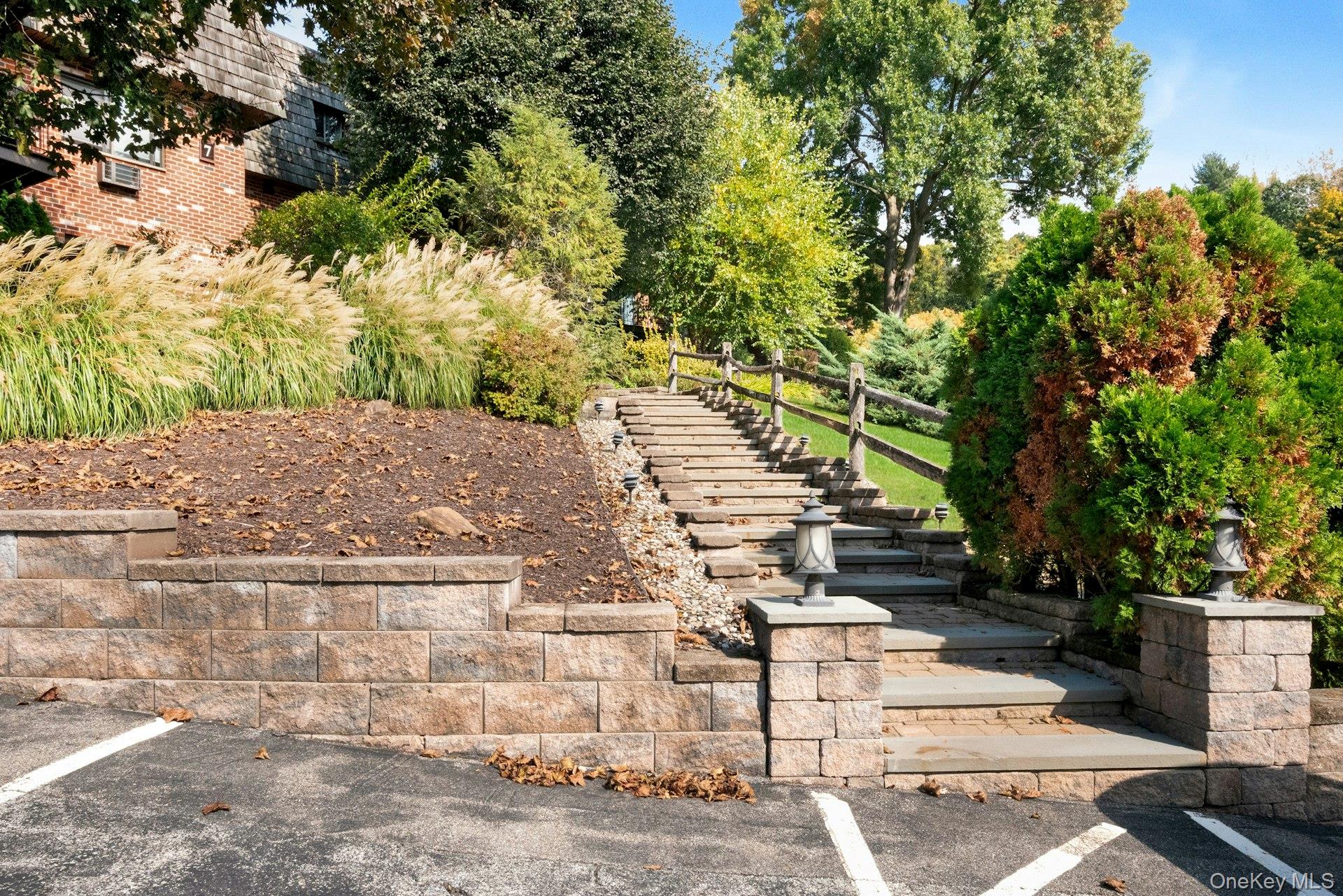 7-10 Briarcliff Drive 10 Property Photo 20