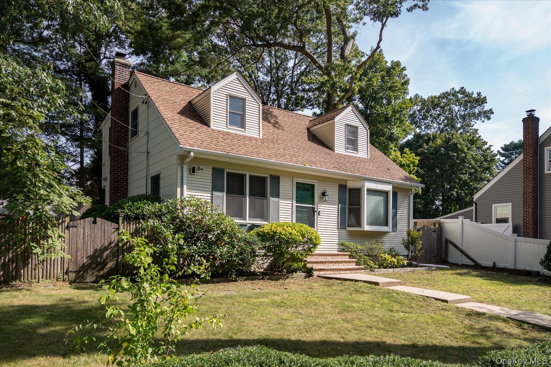 208 Melville Road Property Photo 2