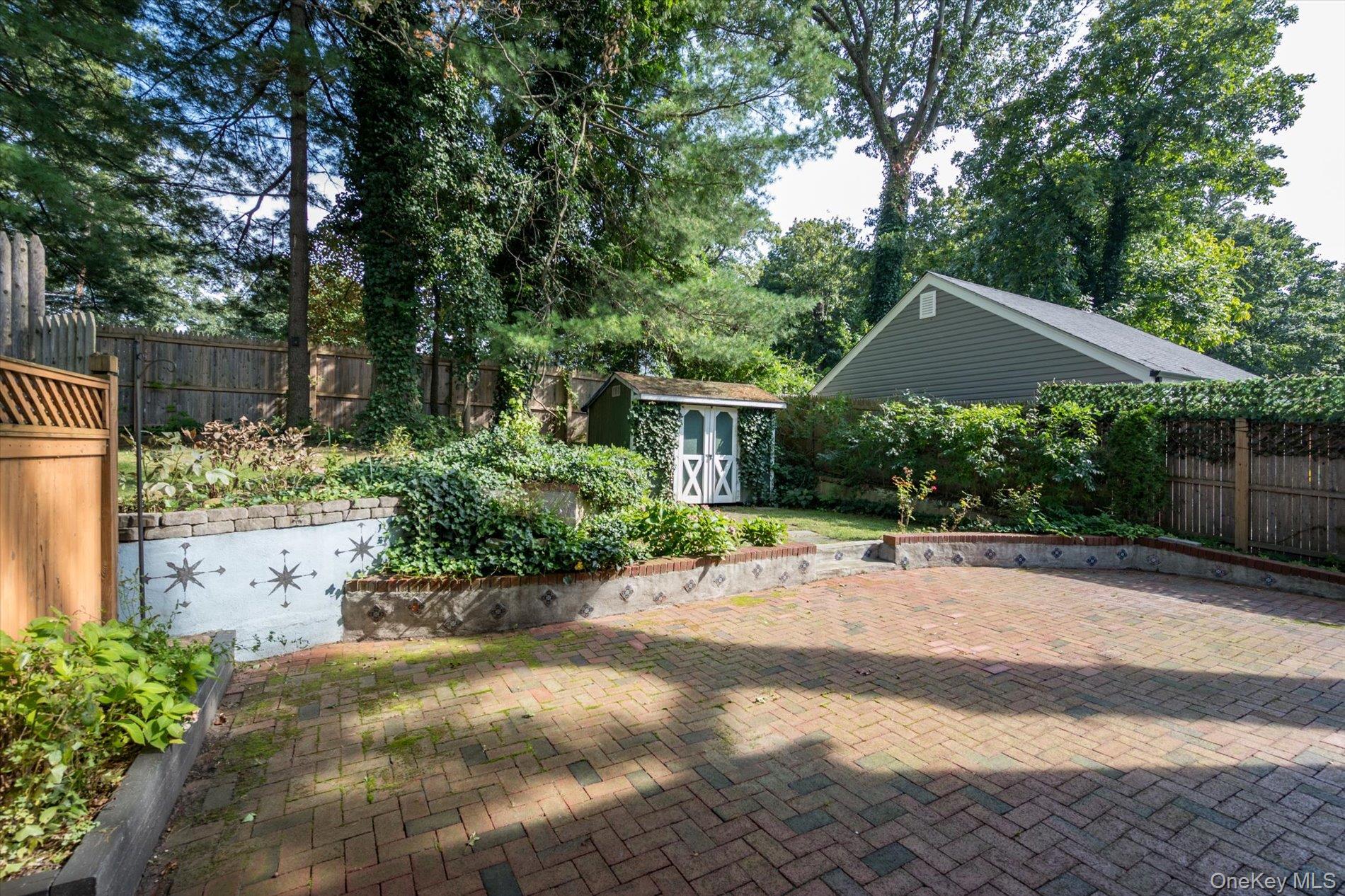 208 Melville Road Property Photo 22