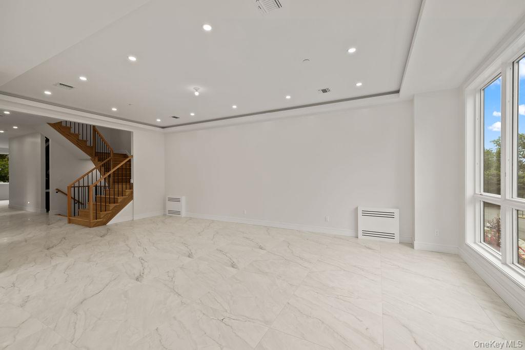 11 Lincoln Street 201 Property Photo 5
