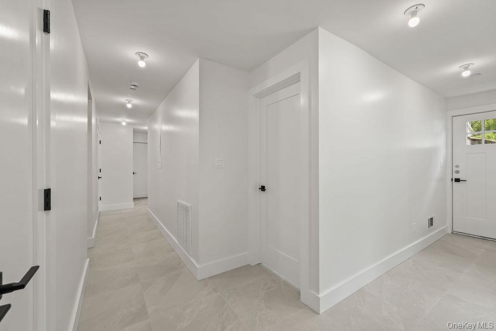 11 Lincoln Street 201 Property Photo 44