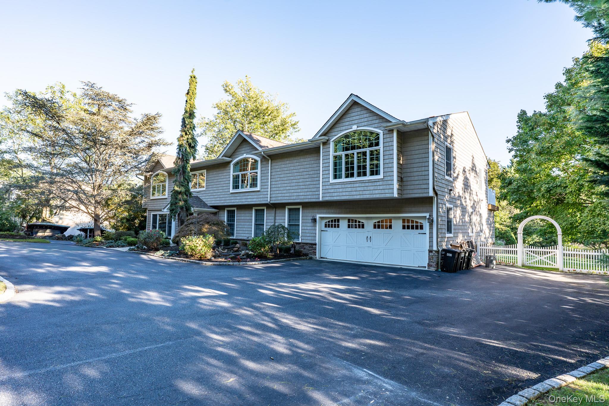 442 Wolf Hill Road Property Photo 1