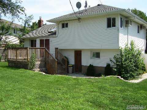 8 Debora Drive Property Photo 2