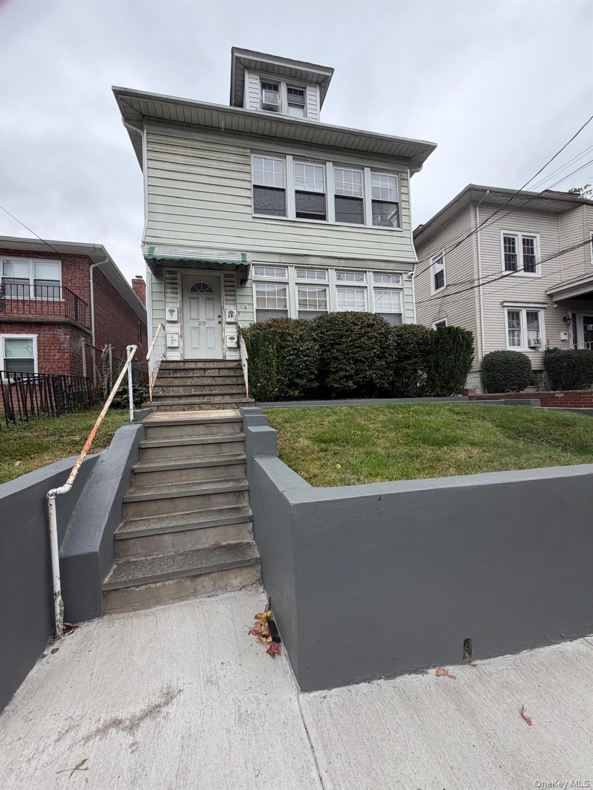 279 S Columbus Avenue Property Photo 2