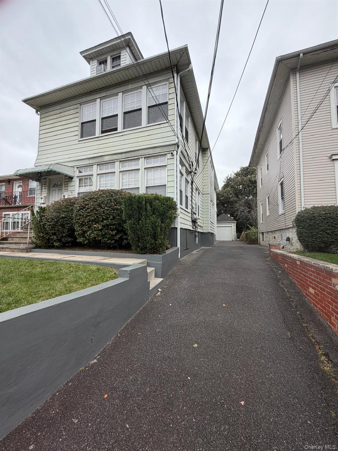279 S Columbus Avenue Property Photo 3