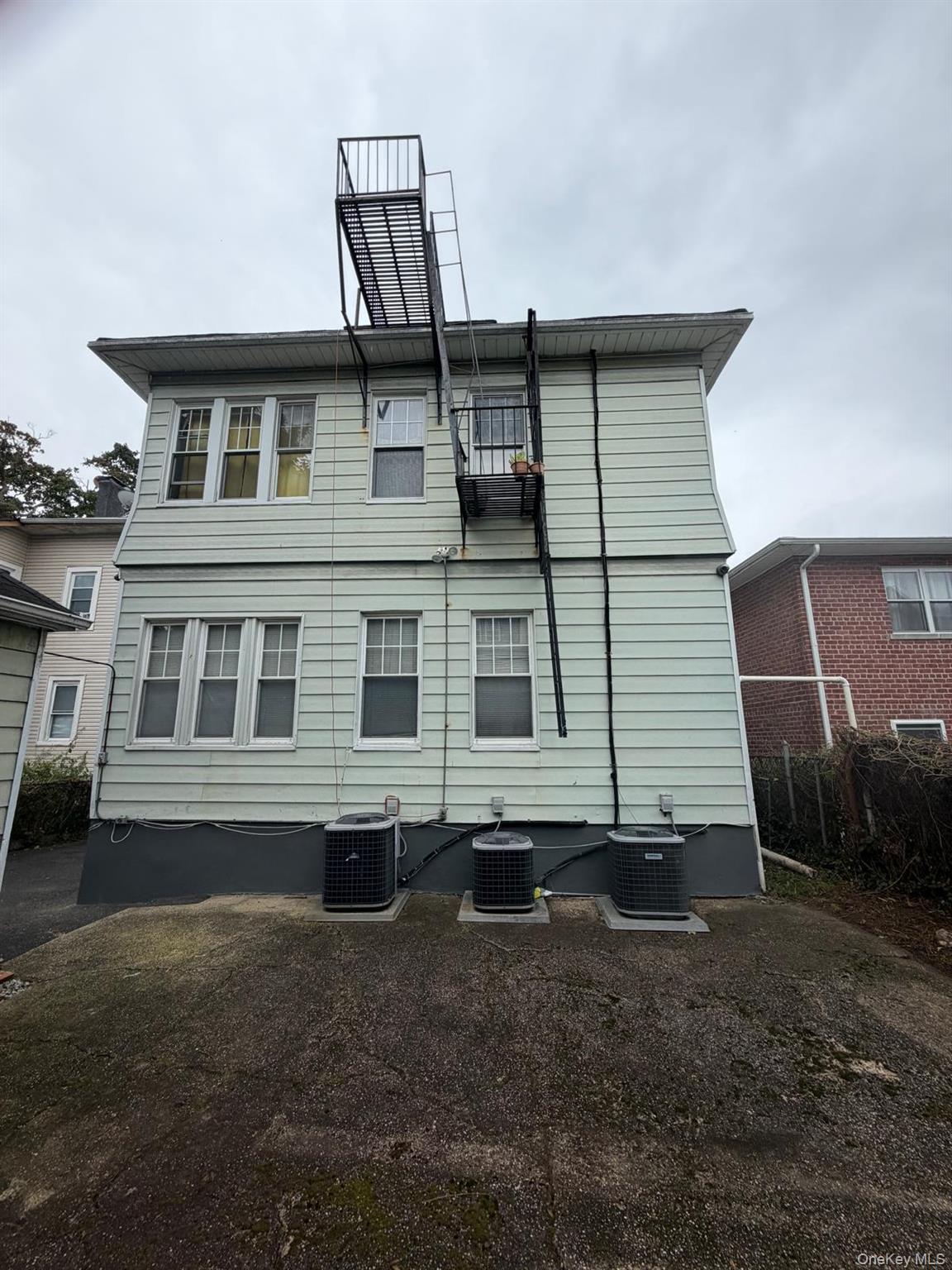 279 S Columbus Avenue Property Photo 5