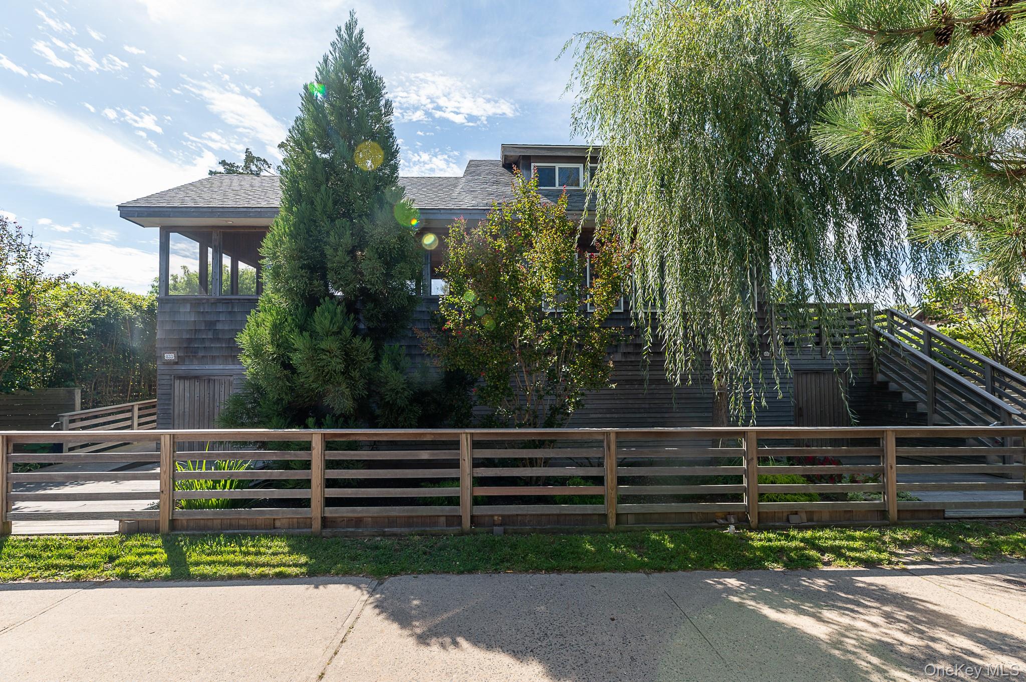 833 Evergreen Walk Property Photo 2