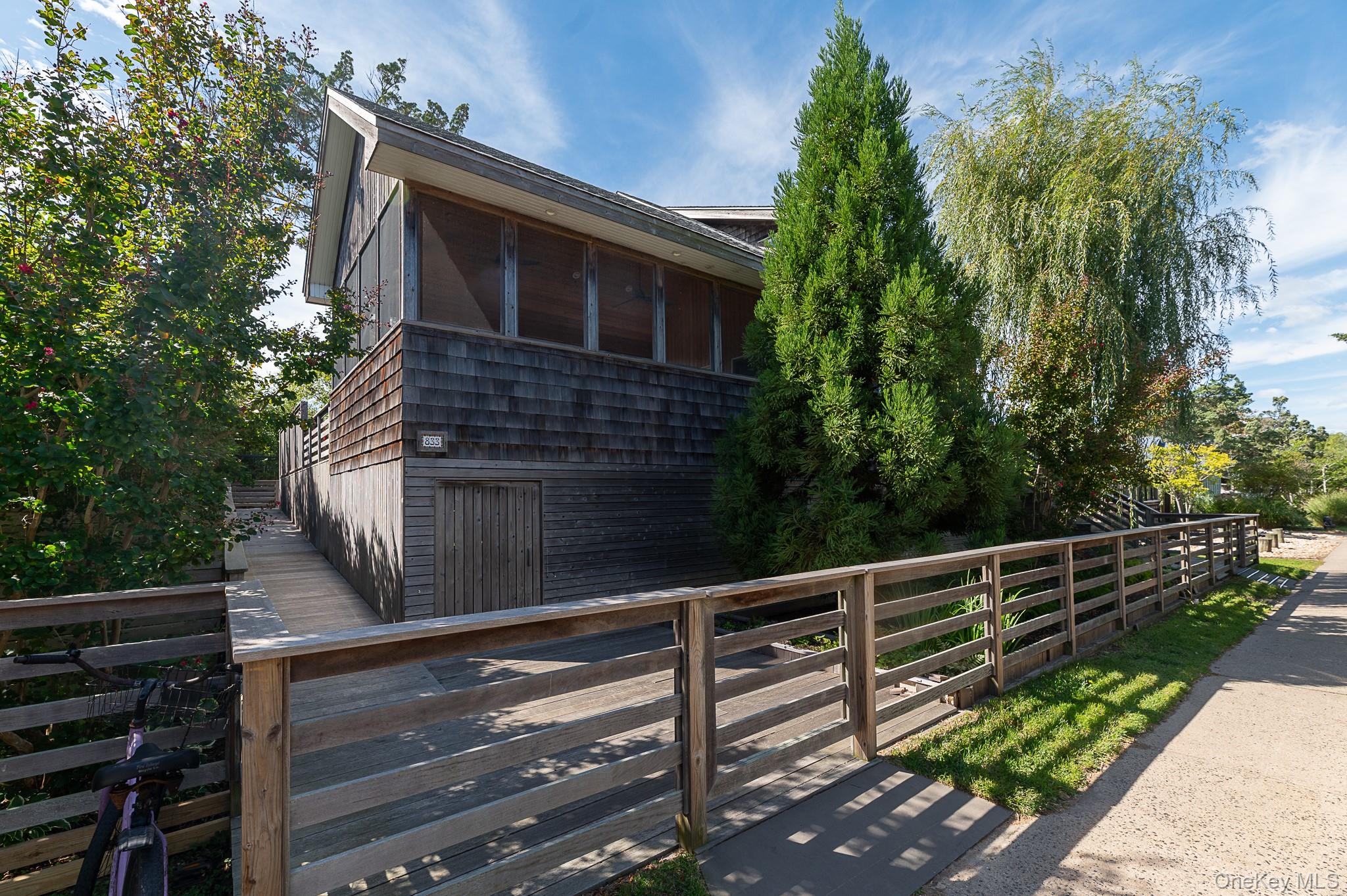 833 Evergreen Walk Property Photo 3