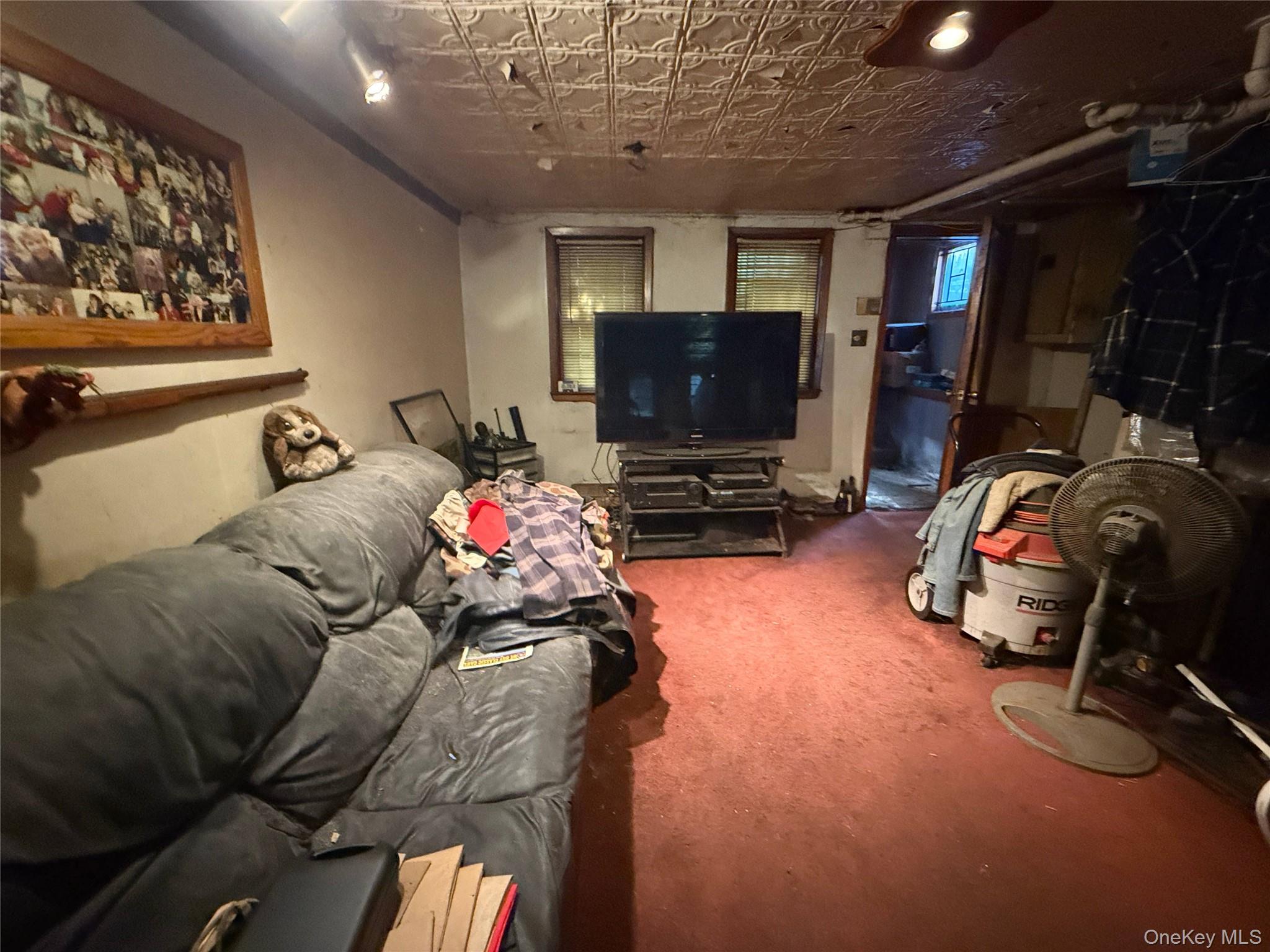 827 Pine Street Property Photo 3