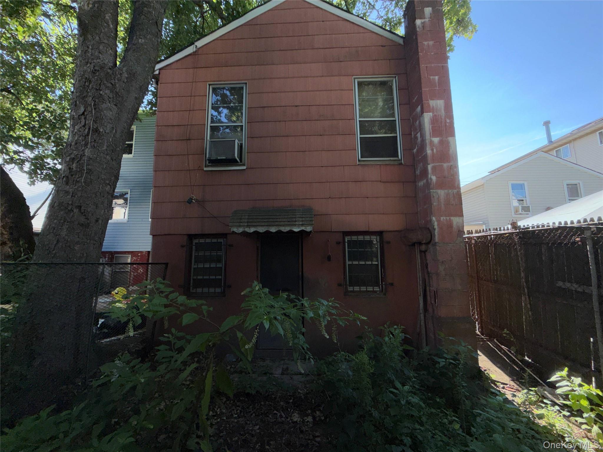 827 Pine Street Property Photo 5