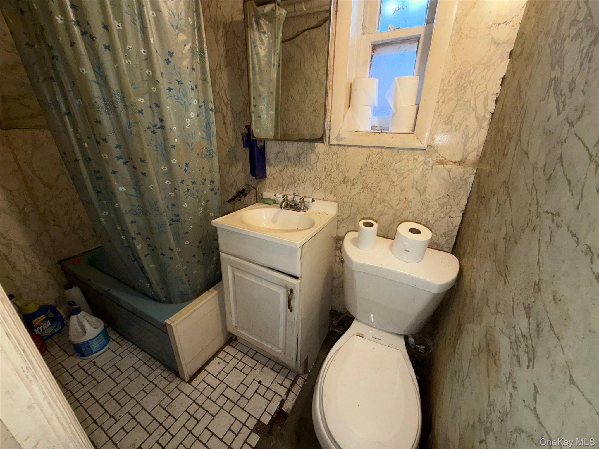 827 Pine Street Property Photo 8