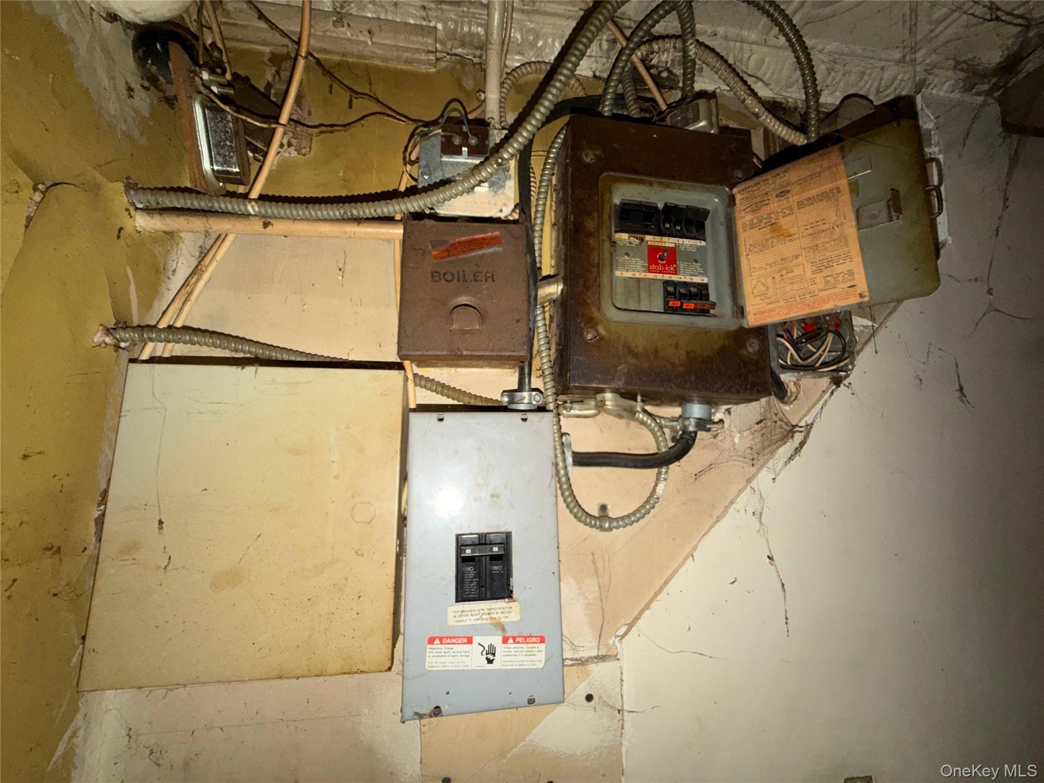 827 Pine Street Property Photo 10