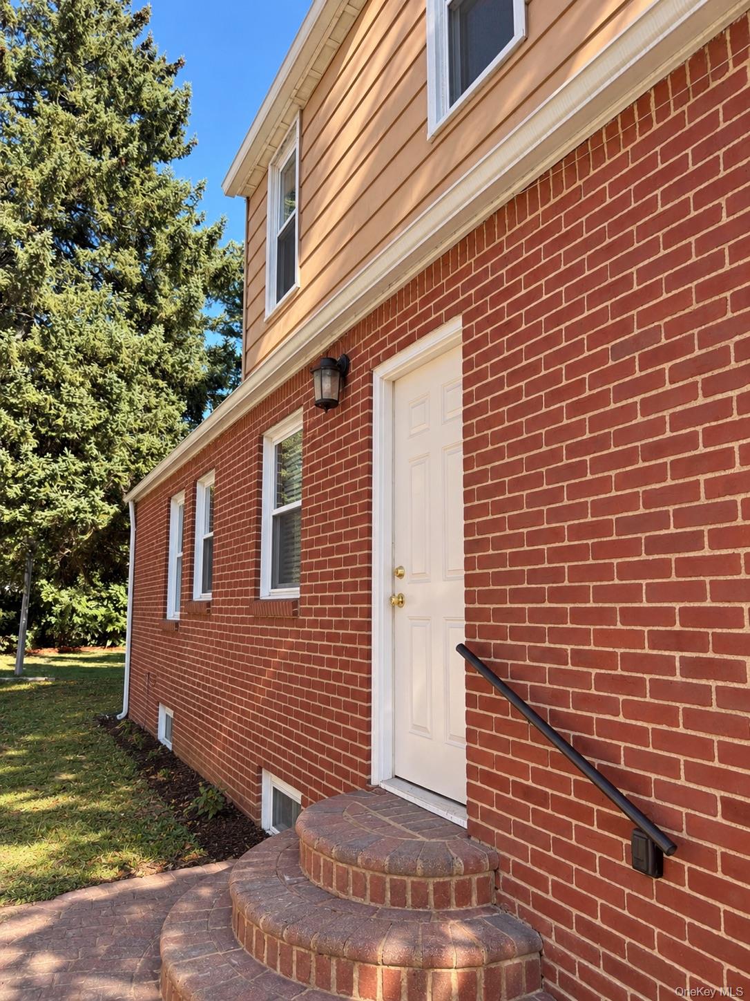 164 Fairview Boulevard Property Photo 2