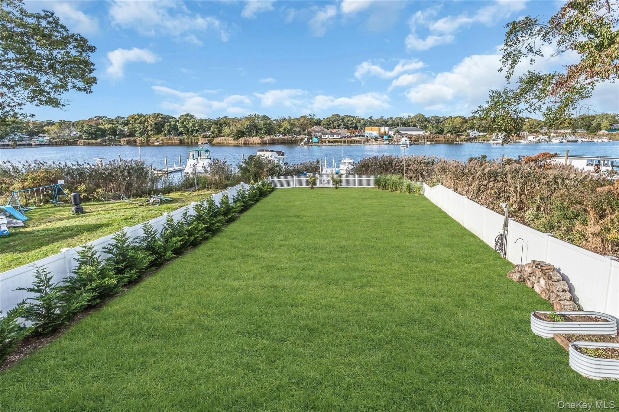 15 Riverside Avenue Property Photo 11