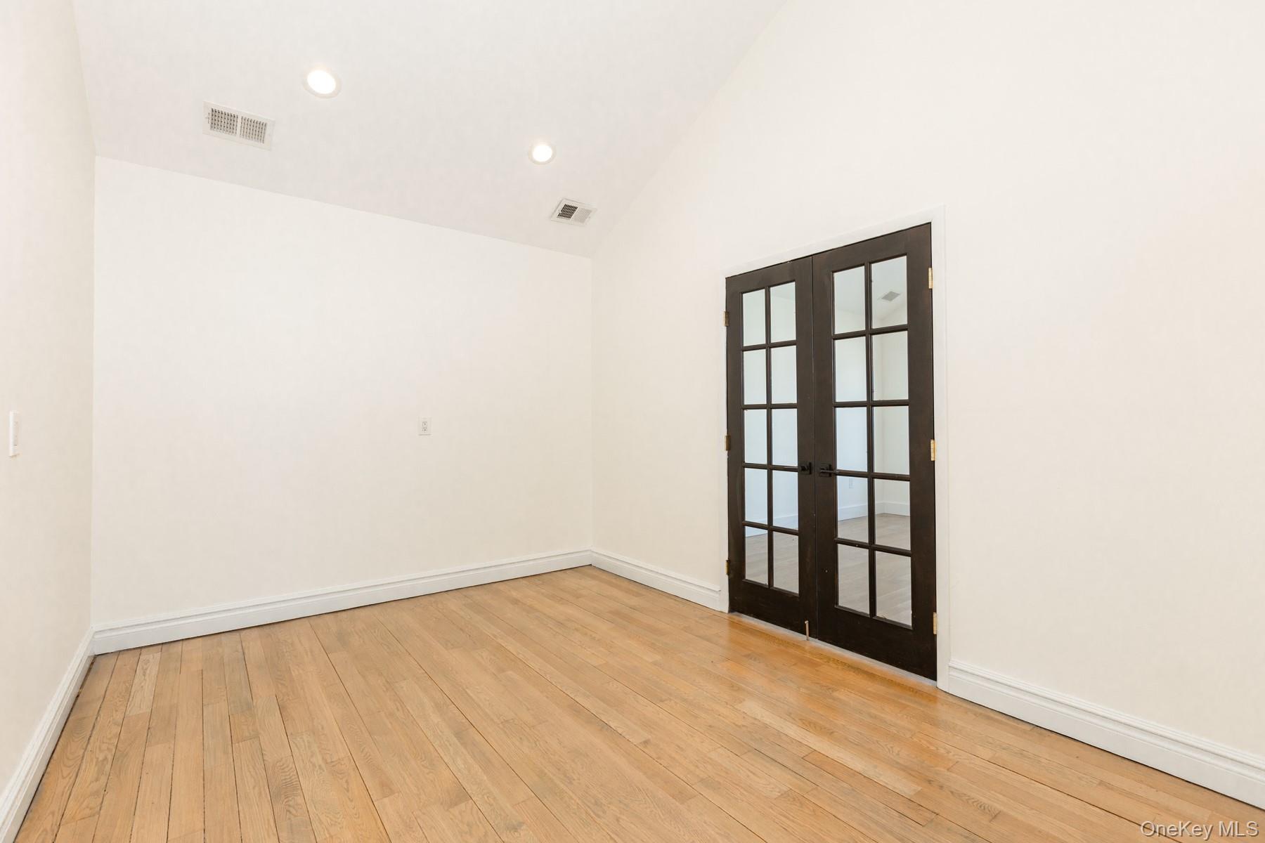 56 Riverdale Avenue Property Photo 8