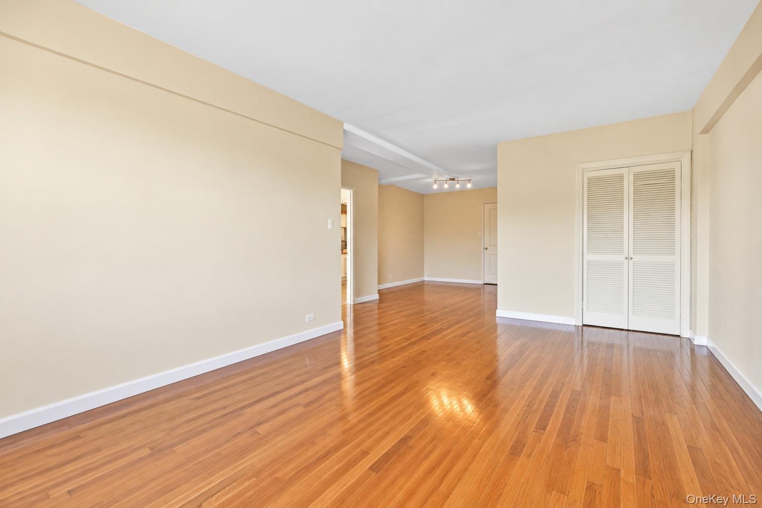 141-15 28th Avenue 6a Property Photo 2