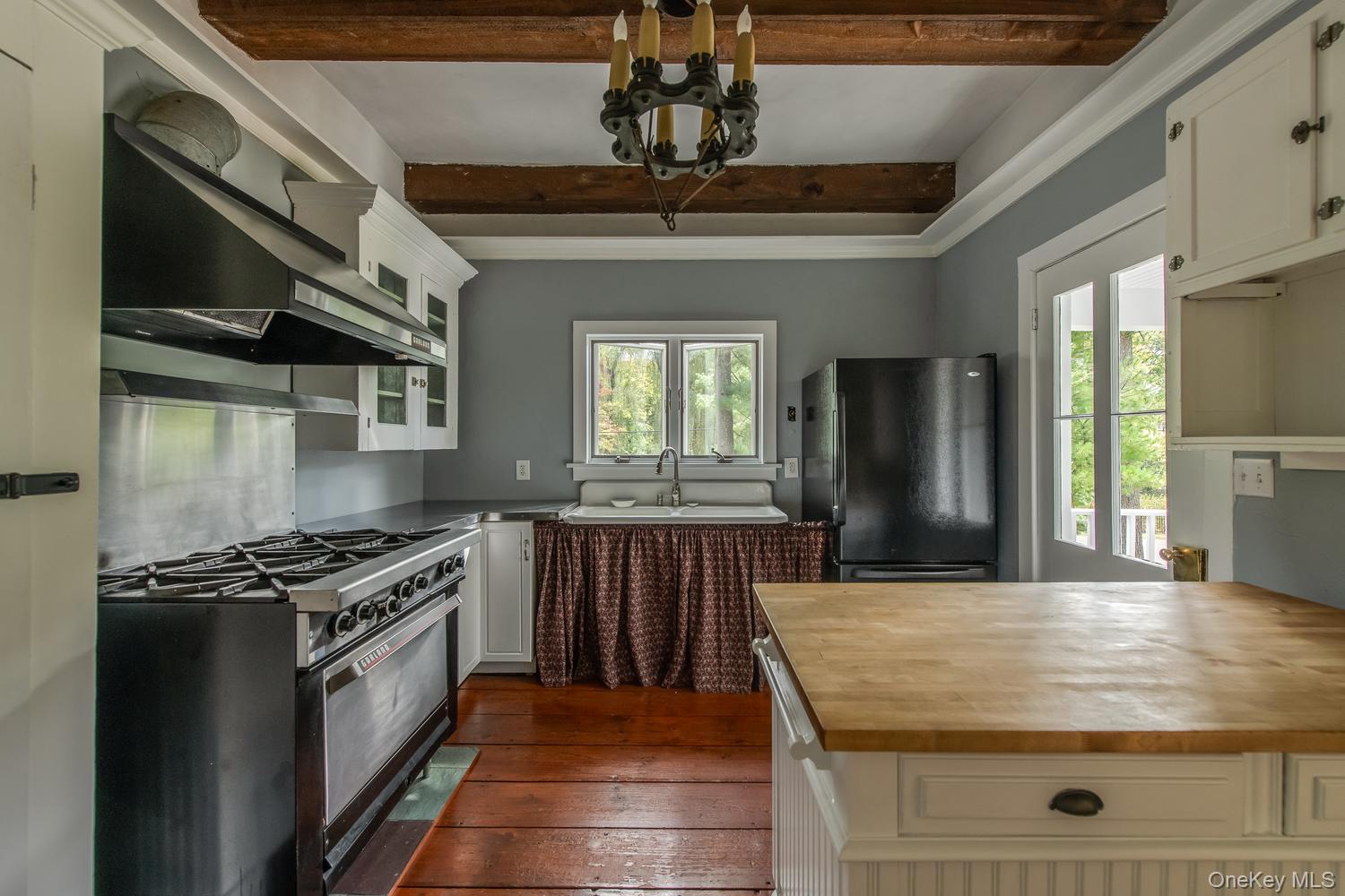 5 Vail Road Property Photo 9