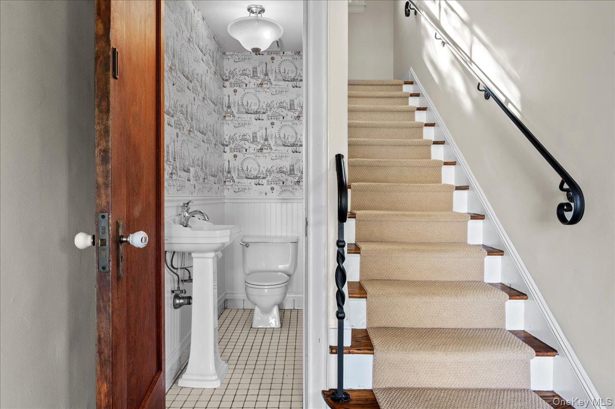 7 Thompson Street Property Photo 12