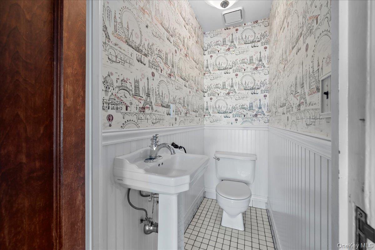 7 Thompson Street Property Photo 13