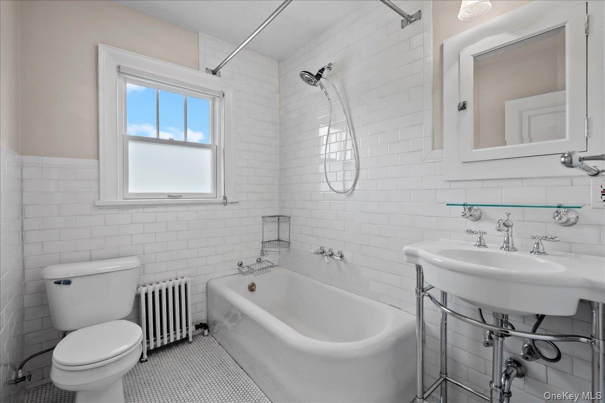 7 Thompson Street Property Photo 27