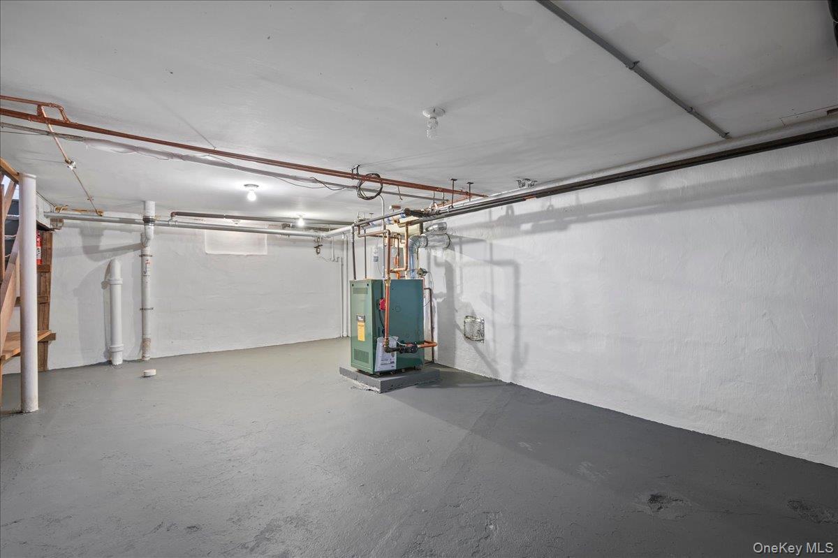7 Thompson Street Property Photo 30