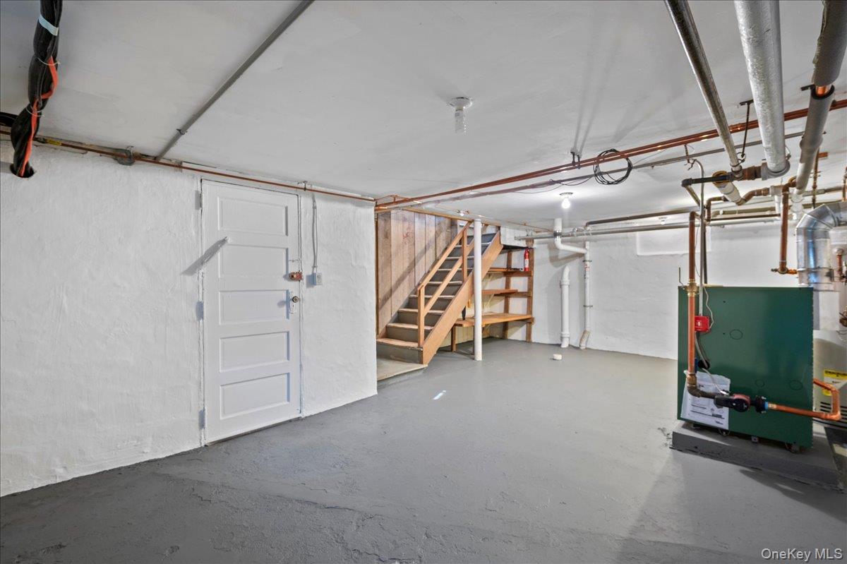 7 Thompson Street Property Photo 31
