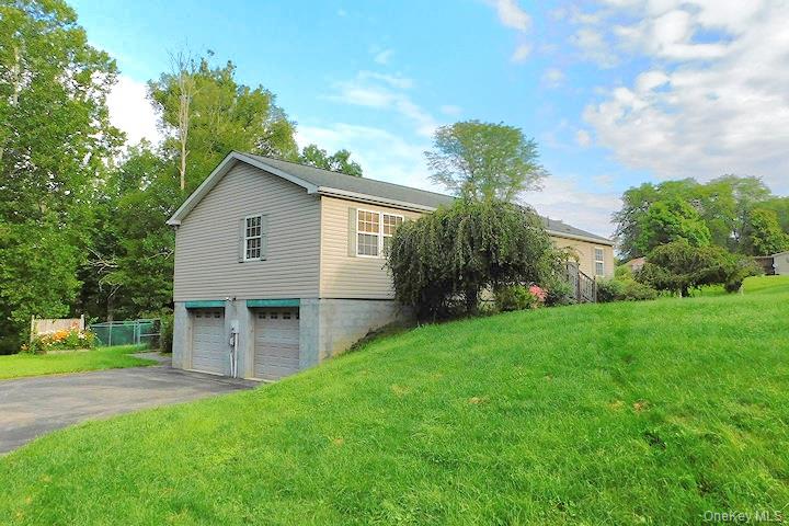 1566 Albany Post Road Property Photo 1