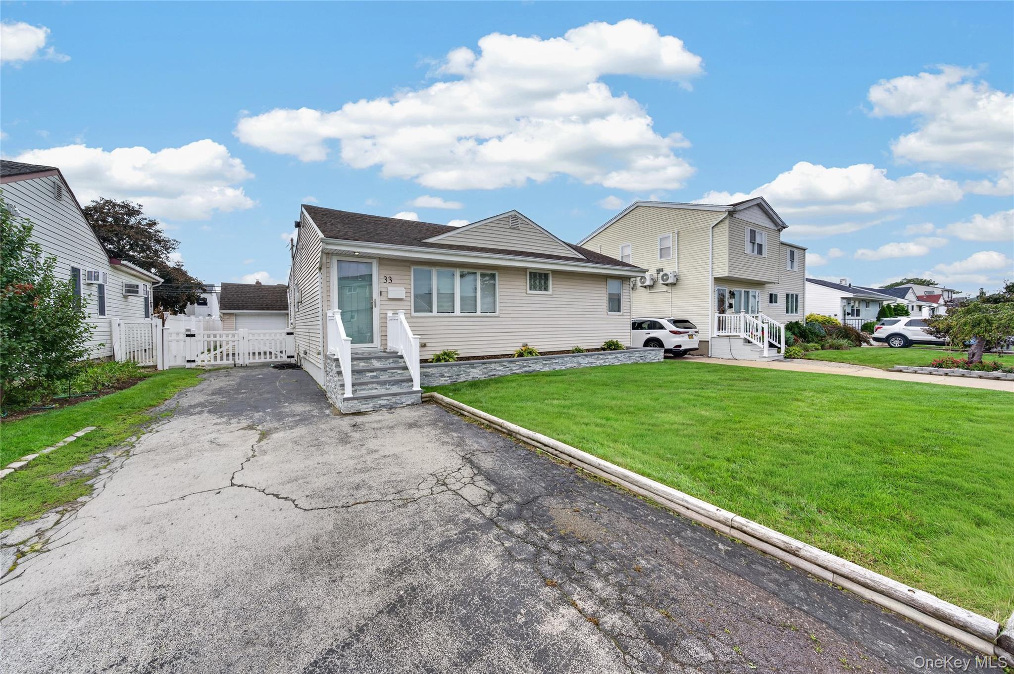 33 Hubbard Avenue Property Photo 1