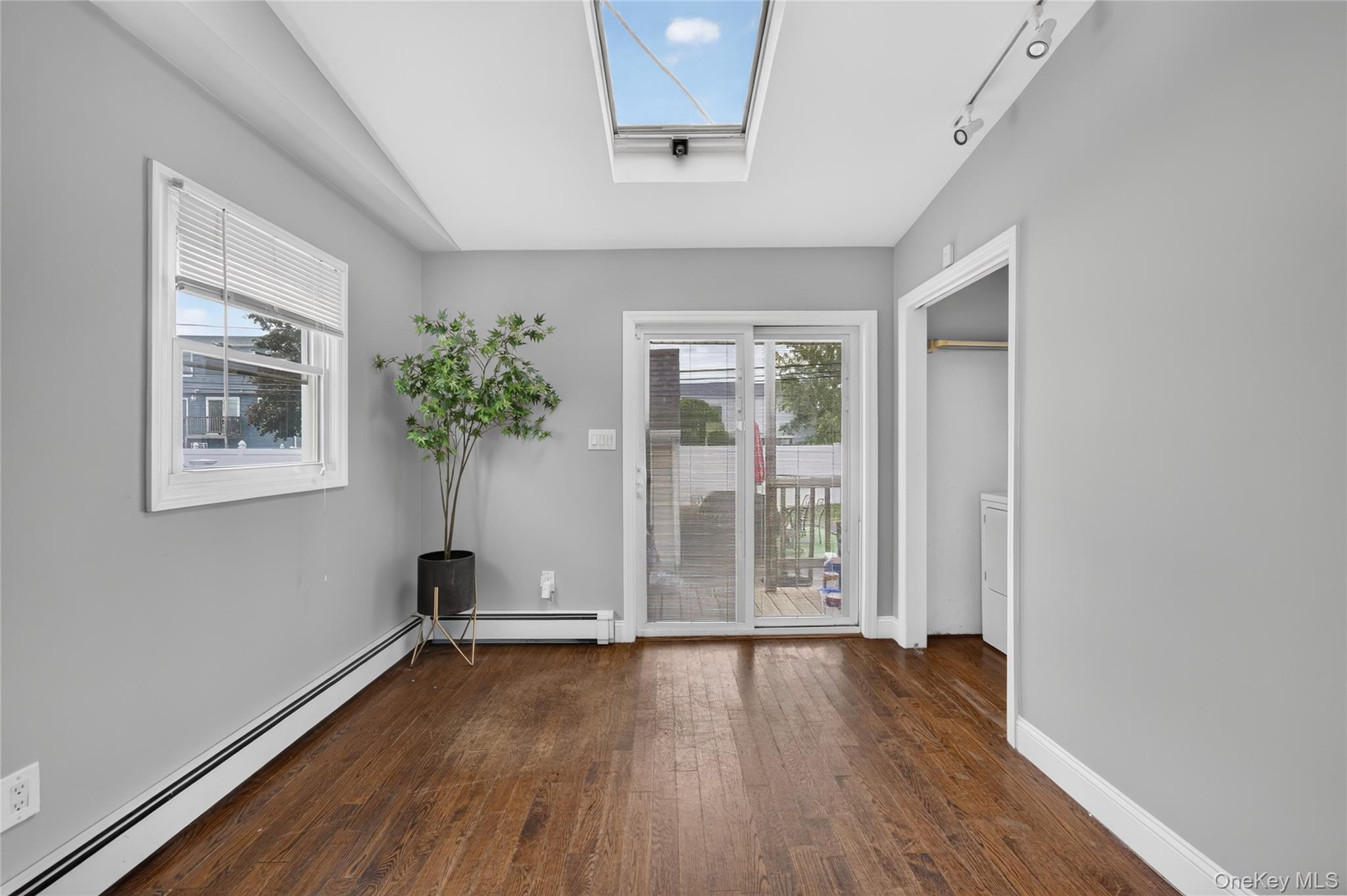 33 Hubbard Avenue Property Photo 6