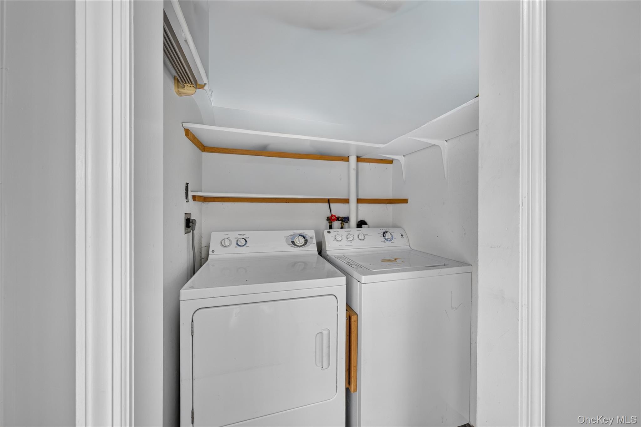 33 Hubbard Avenue Property Photo 11