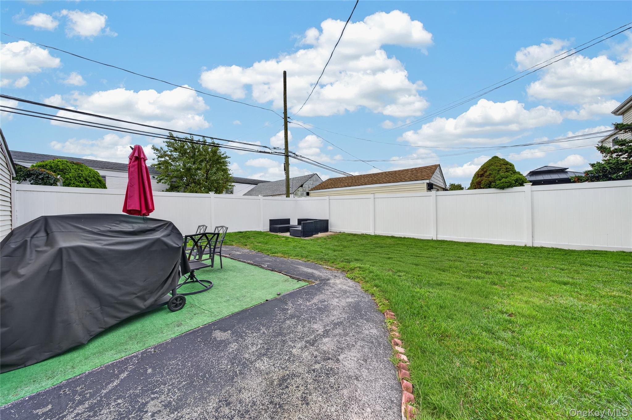 33 Hubbard Avenue Property Photo 12