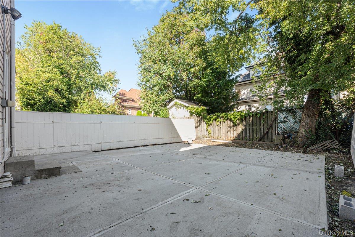 233 Elm Street Property Photo 28