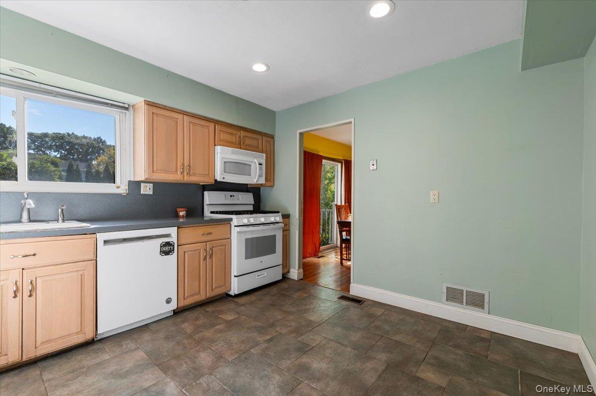 65 Genesee Drive Property Photo 10