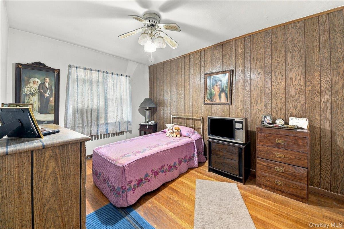 1912 Hone Avenue Property Photo 6