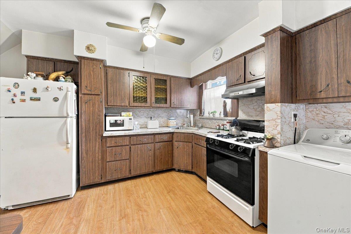 1912 Hone Avenue Property Photo 11