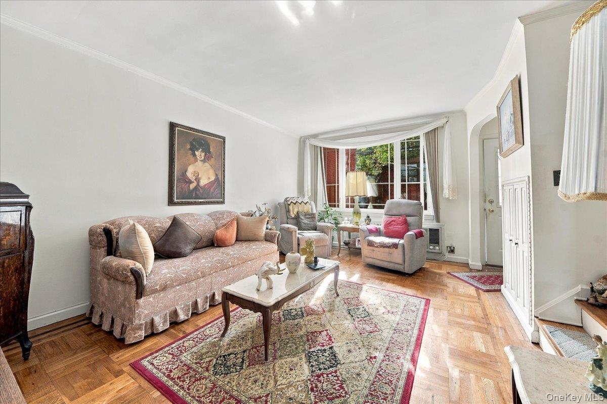 1912 Hone Avenue Property Photo 12