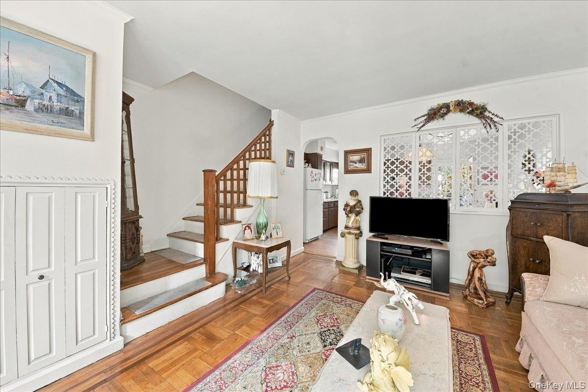 1912 Hone Avenue Property Photo 14