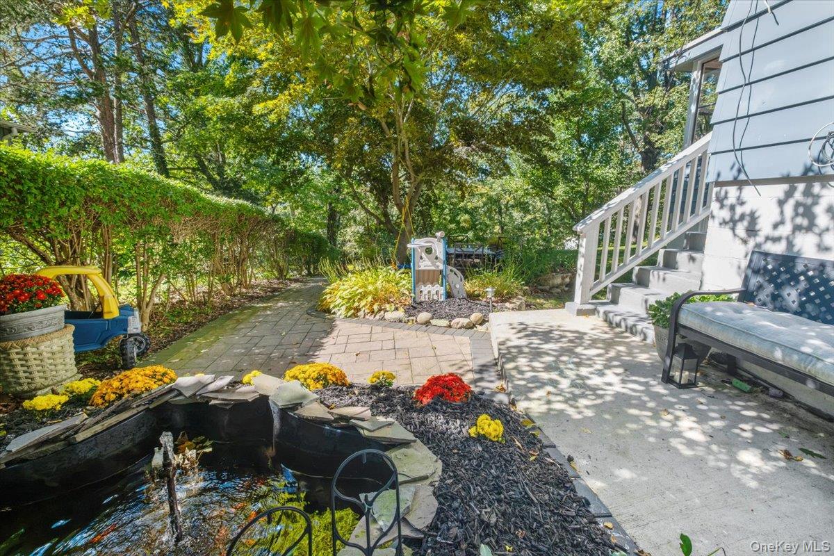 30 Maple Road Property Photo 5
