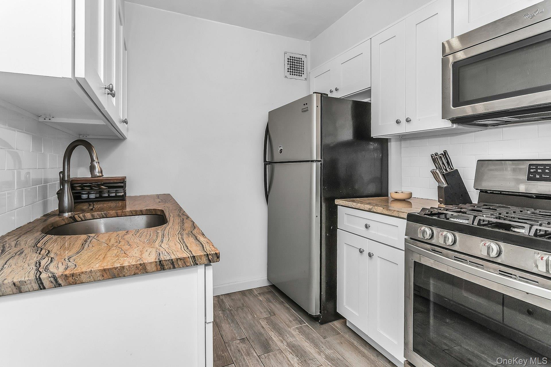 840 Shore Road 3 E Property Photo 9