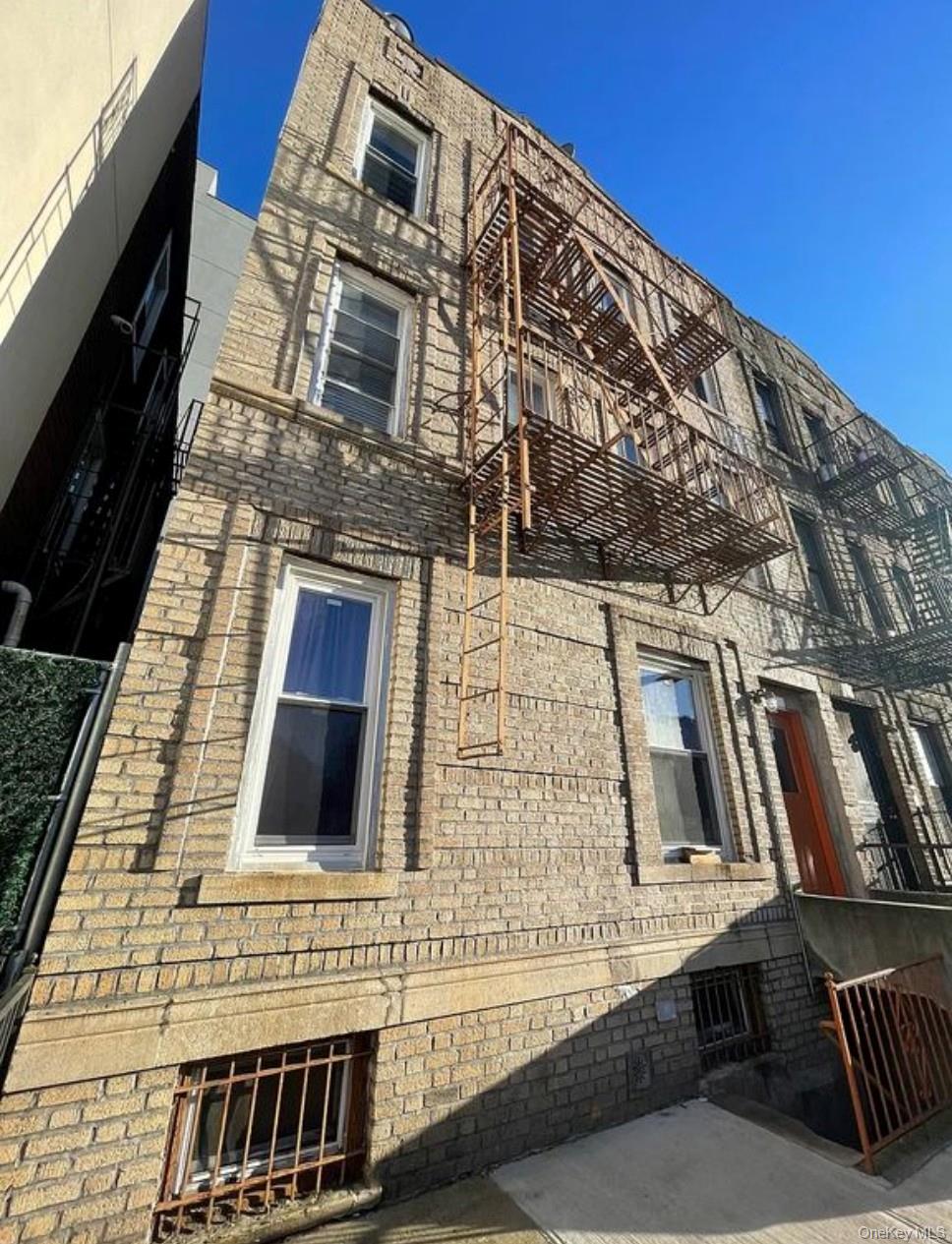 196 Lawrence Avenue Property Photo 1