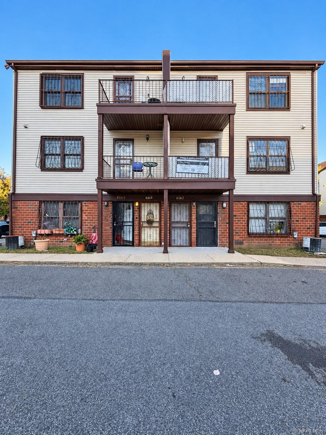 818 Trinity Avenue B Property Photo 1