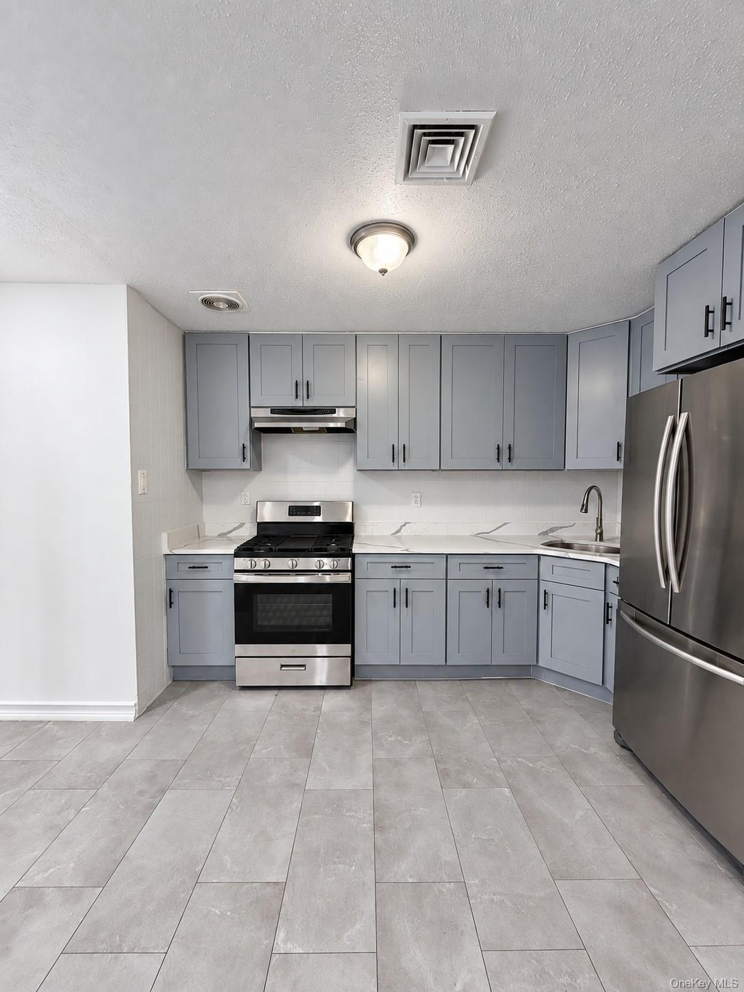 818 Trinity Avenue B Property Photo 7