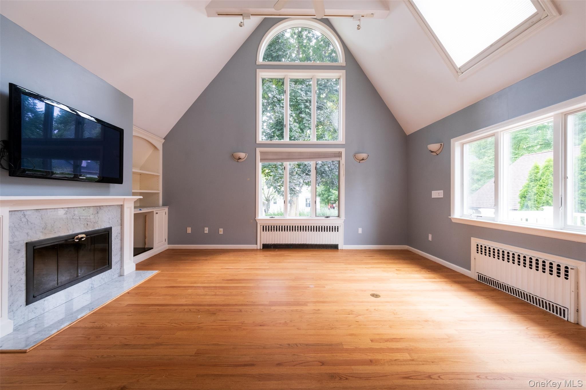 217 Larchmont Avenue Property Photo 8