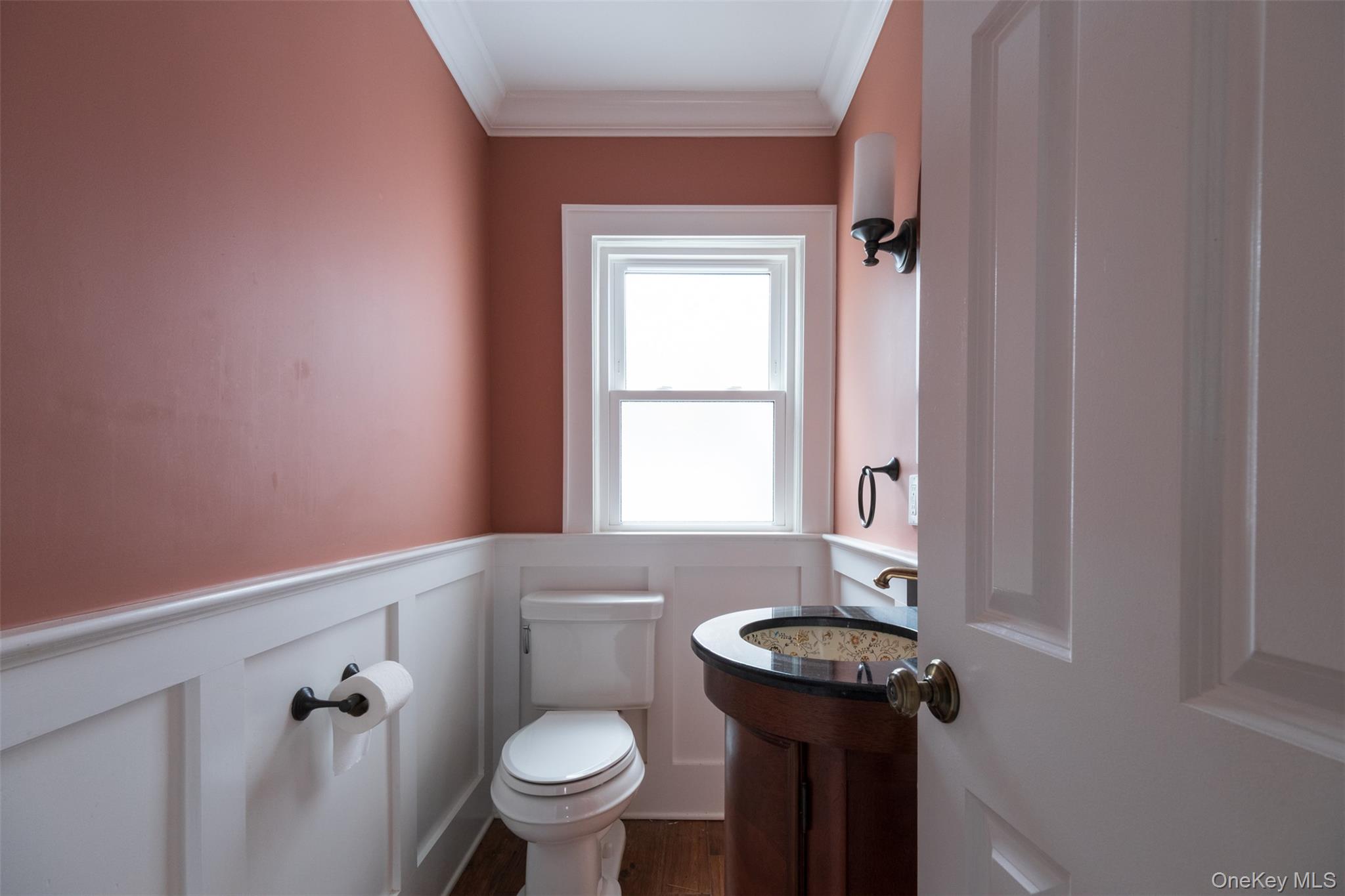 217 Larchmont Avenue Property Photo 11
