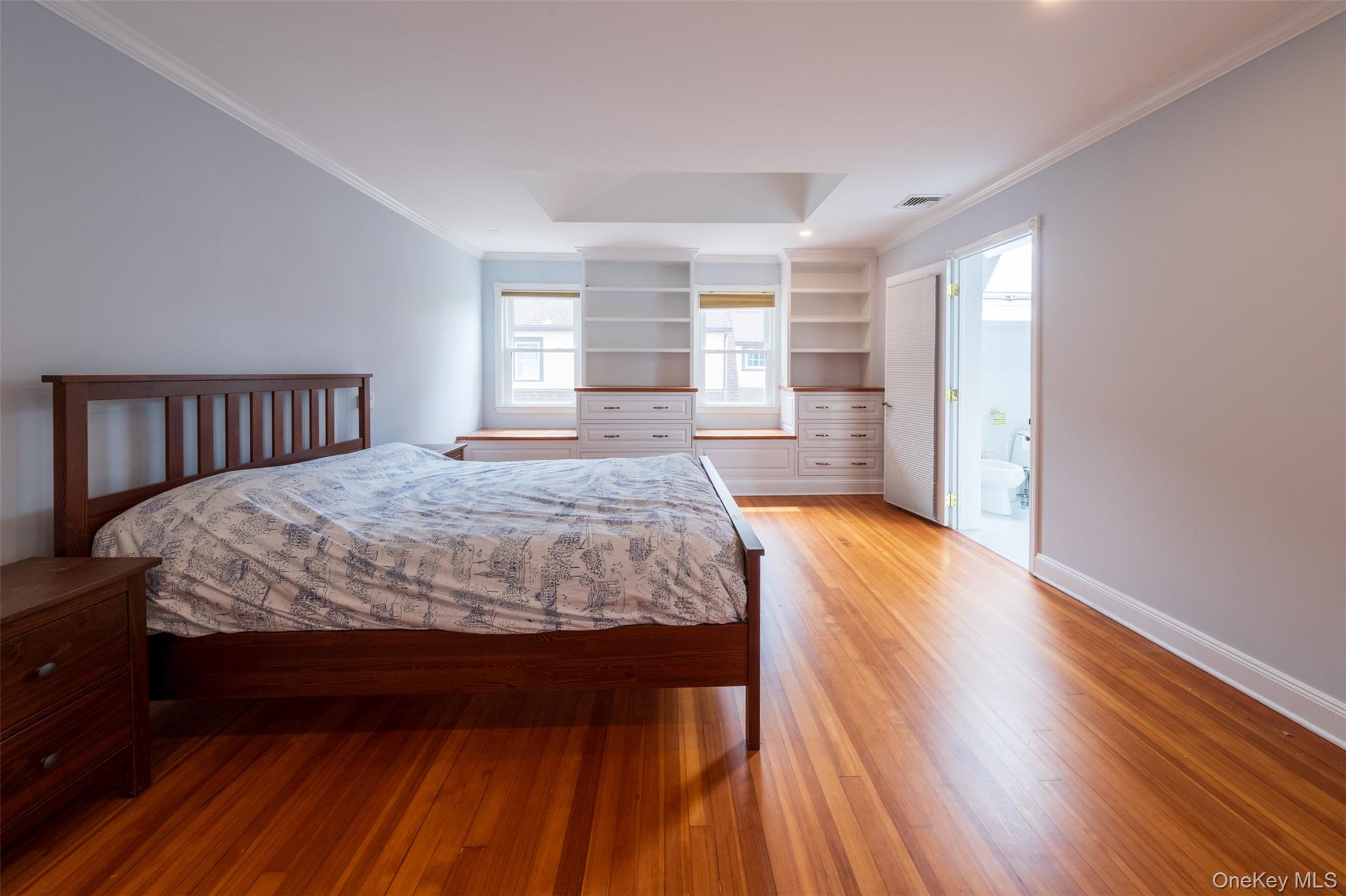 217 Larchmont Avenue Property Photo 12