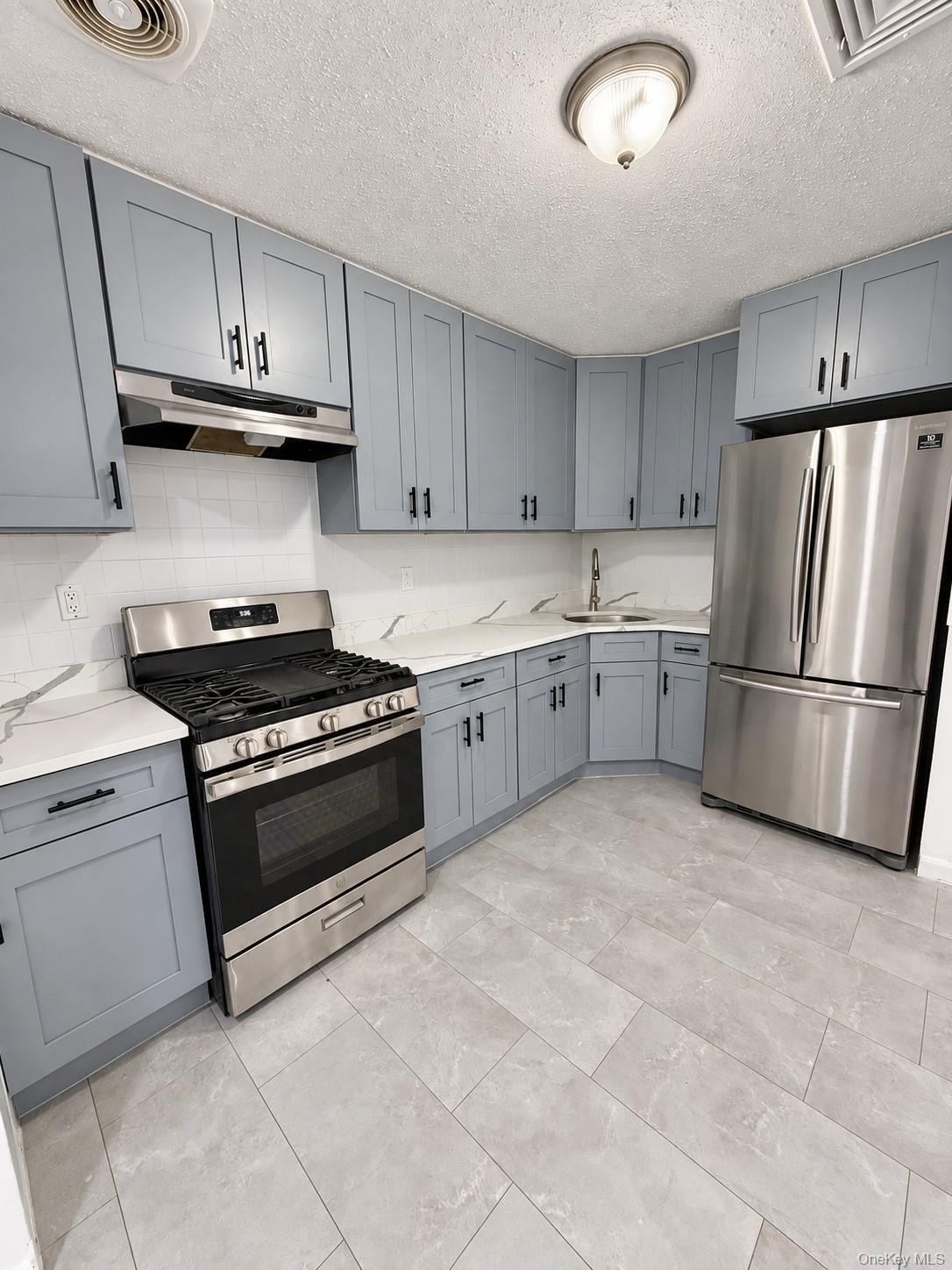 818 Trinity Avenue B Property Photo 8