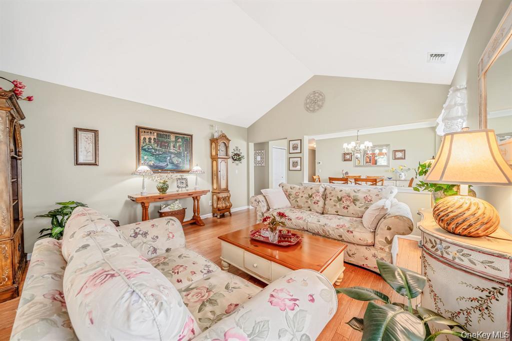 63 Madison Circle Property Photo 7