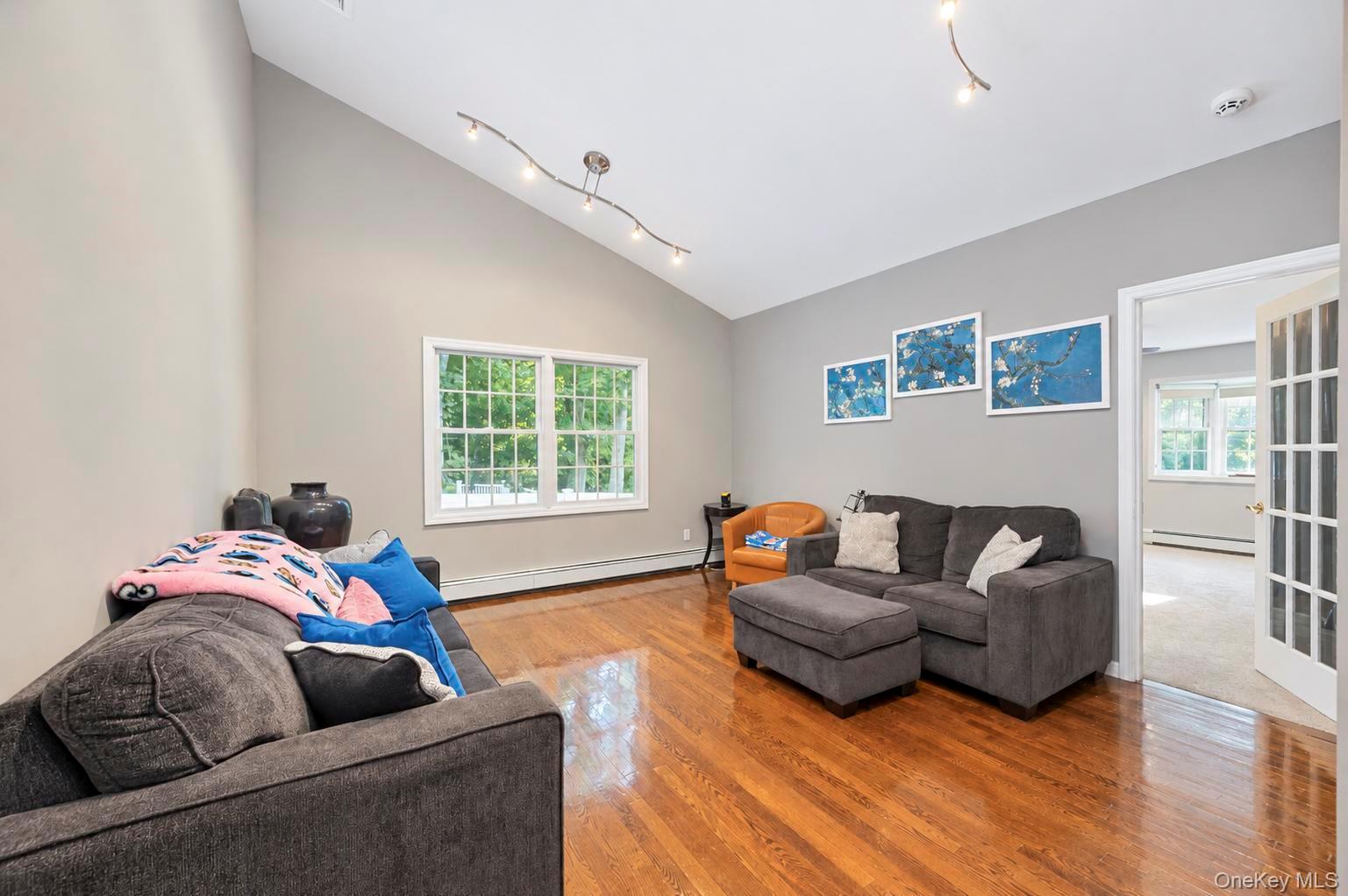 4 Hunting Hill Road Property Photo 6