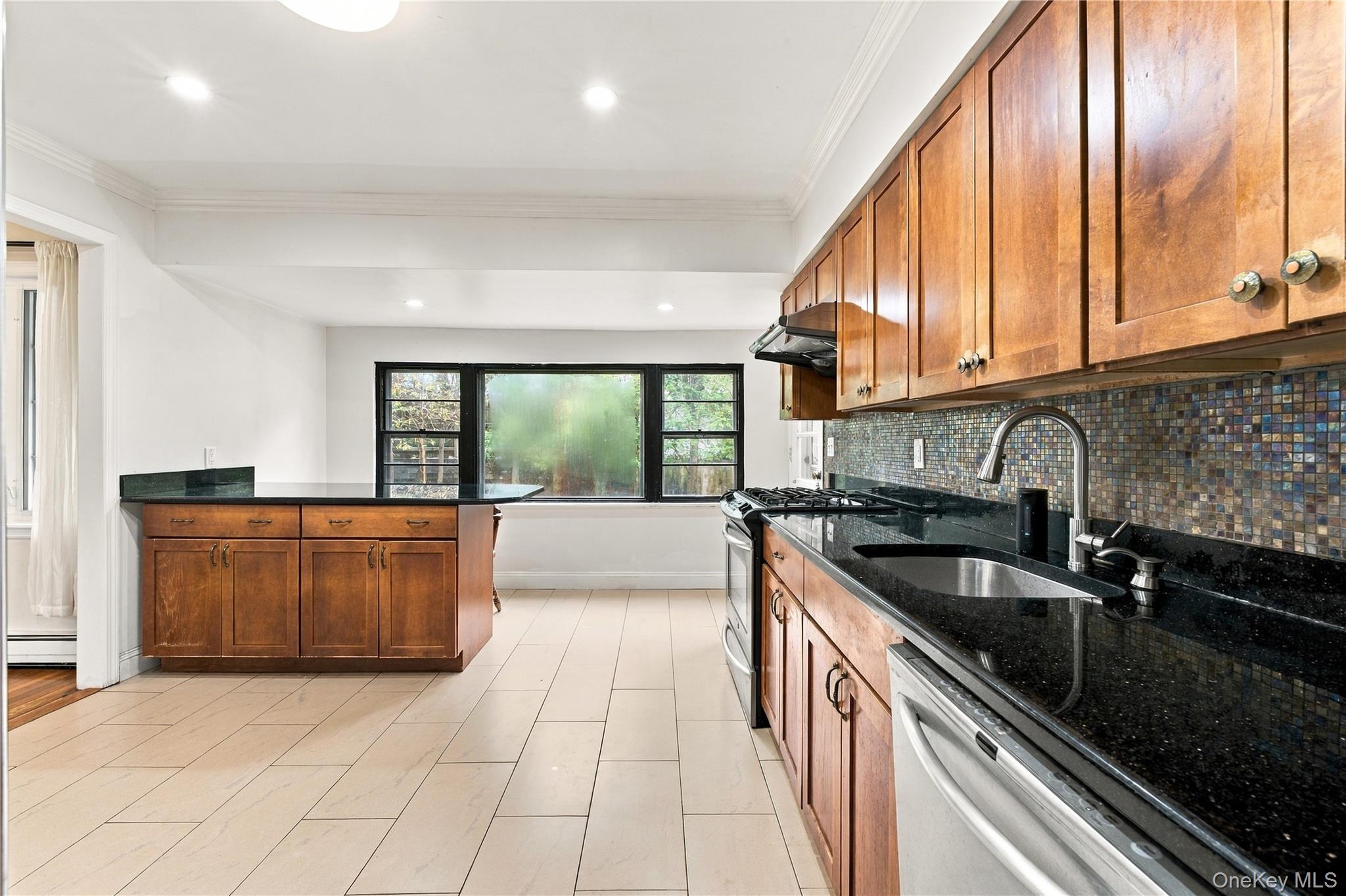52 Winthrop Road Property Photo 9