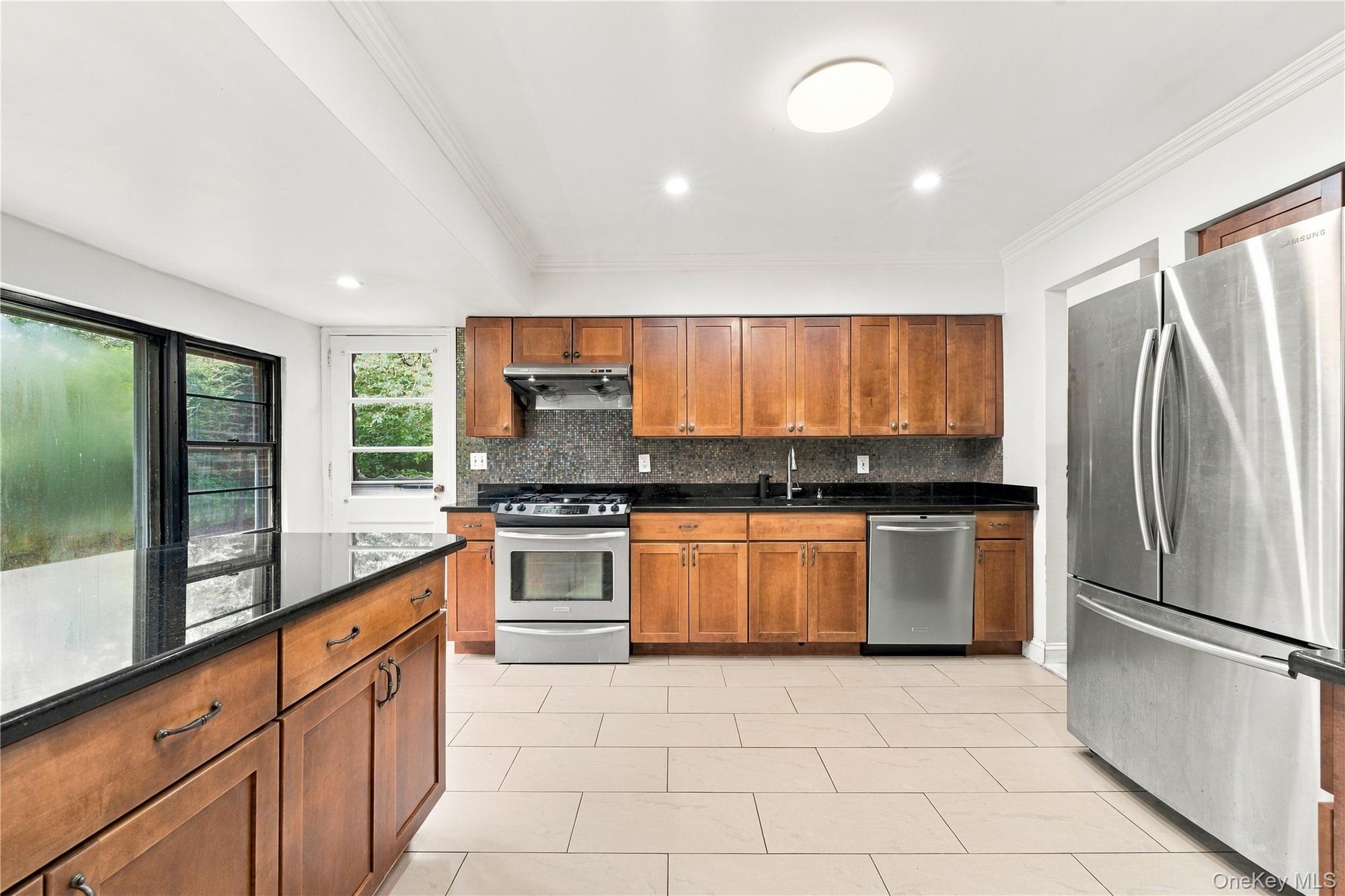 52 Winthrop Road Property Photo 10